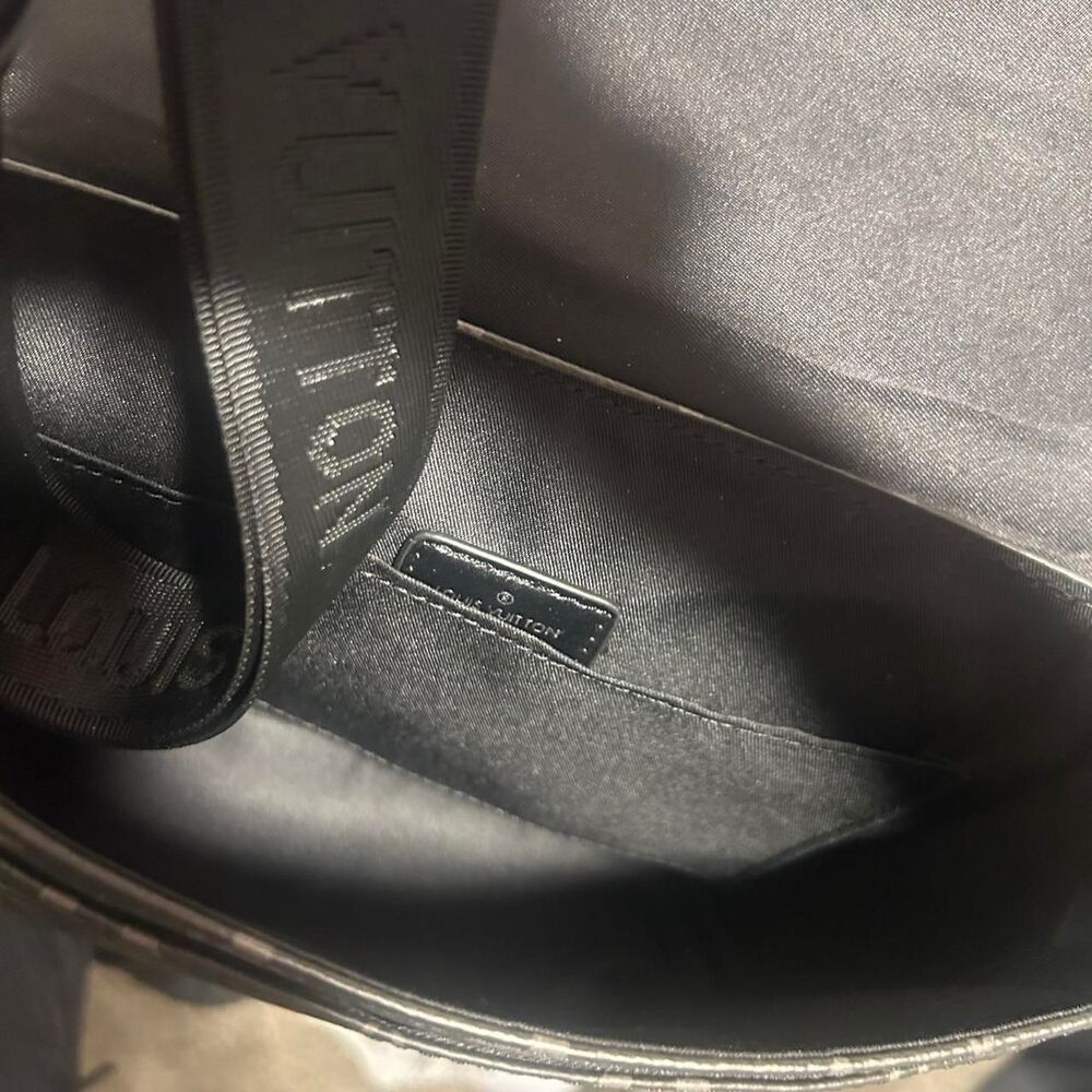 Louis-vuitton Bag - Picture 6 of 6